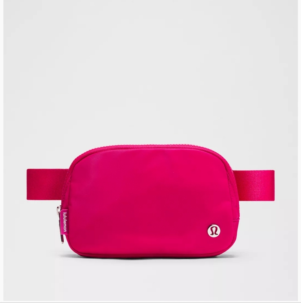 lululemon athletica cherry mist Everywhere Belt Bag NEW